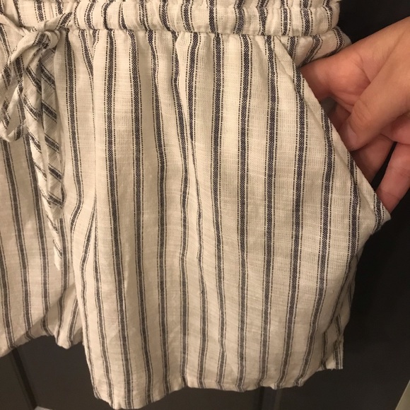 NWT Old Navy Stripped Romper - Picture 6 of 12